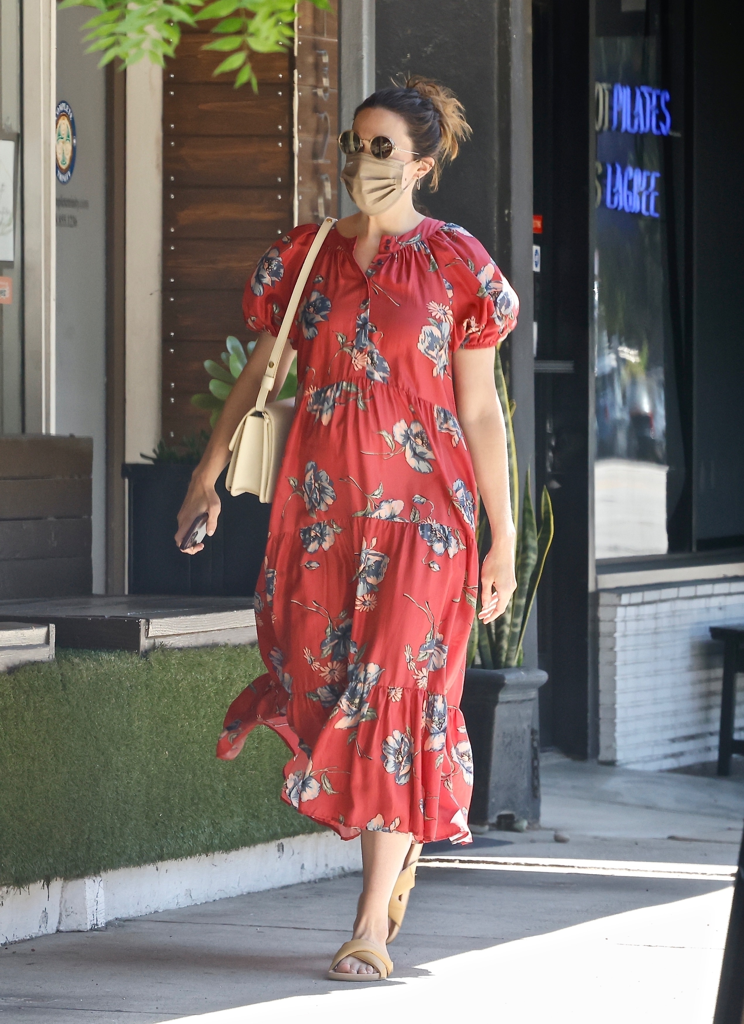 mandy-online_dot_com_1533384844_-_038_.jpg mandy-online_dot_com_1533384844_-_038_.jpg