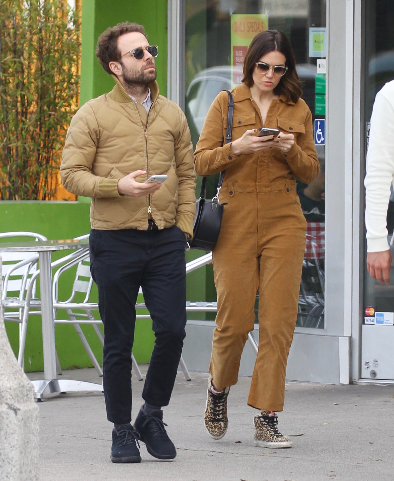 mega576940_012.jpg mega576940_012.jpg