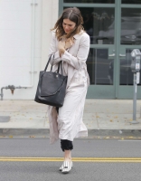 Mandy-Moore-shopping-in-Los-Angeles--01.jpg