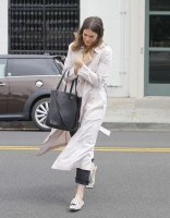 Mandy-Moore-shopping-in-Los-Angeles--11.jpg